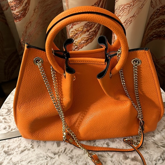 Pebble Grain Shoulder Satchel - Picture 5 of 11